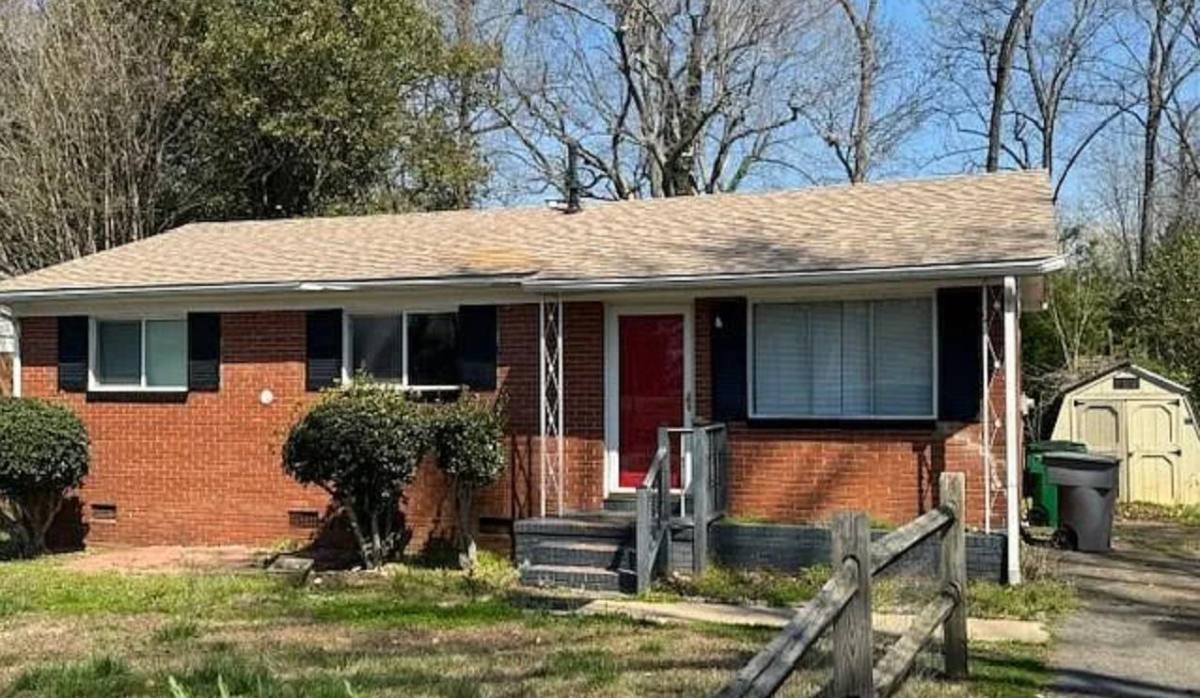 House for rent at 2912 Cedarhurst Dr, Charlotte, NC 28269