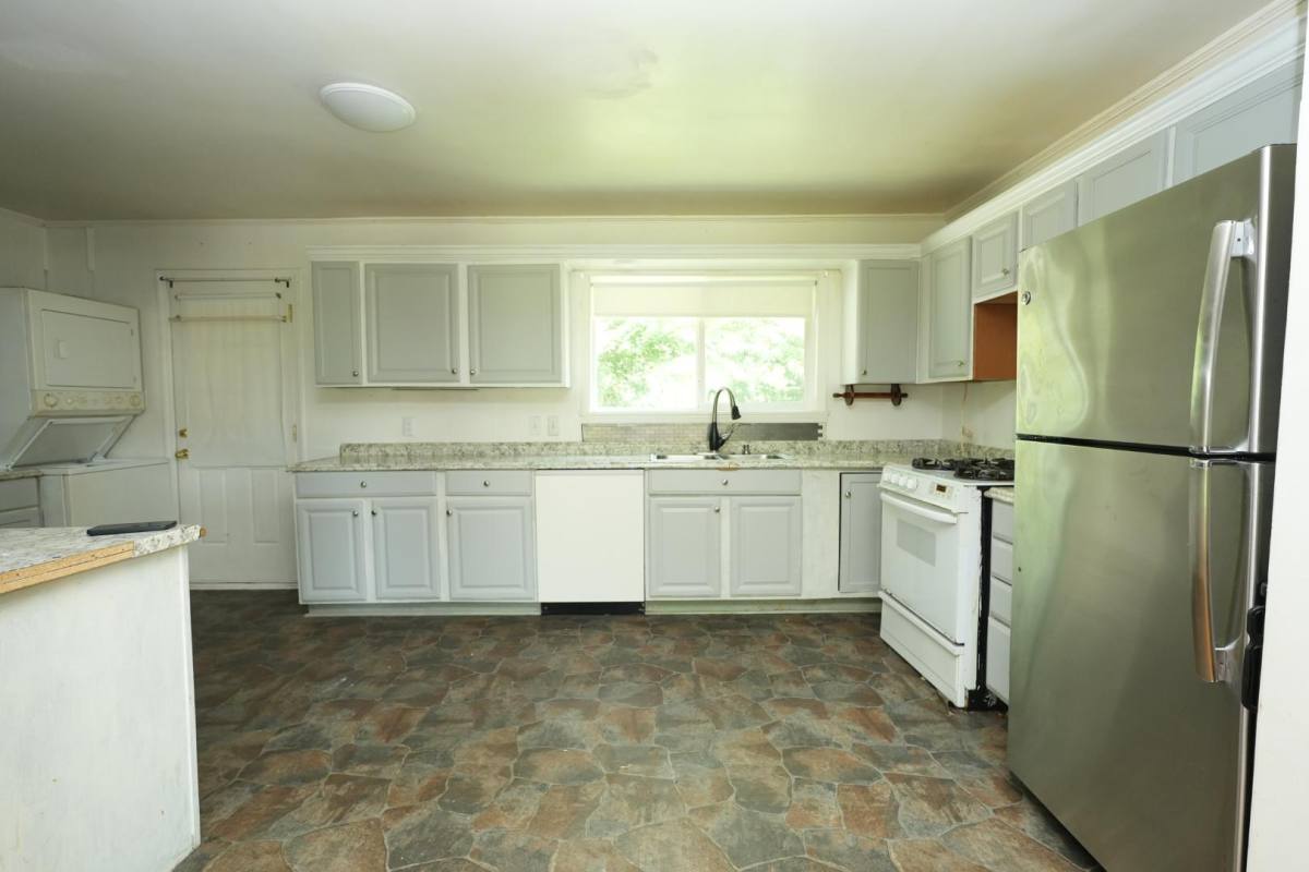 House for rent at 2912 Cedarhurst Dr, Charlotte, NC 28269
