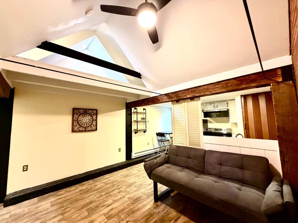 Apartment for rent at 1022 Lexington Ave #4, Altoona, PA 16601