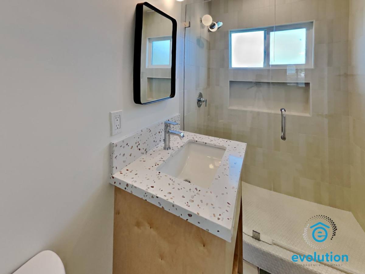 Apartment for rent at 4835 Saratoga Ave 6 Ap, San Diego, CA 92107
