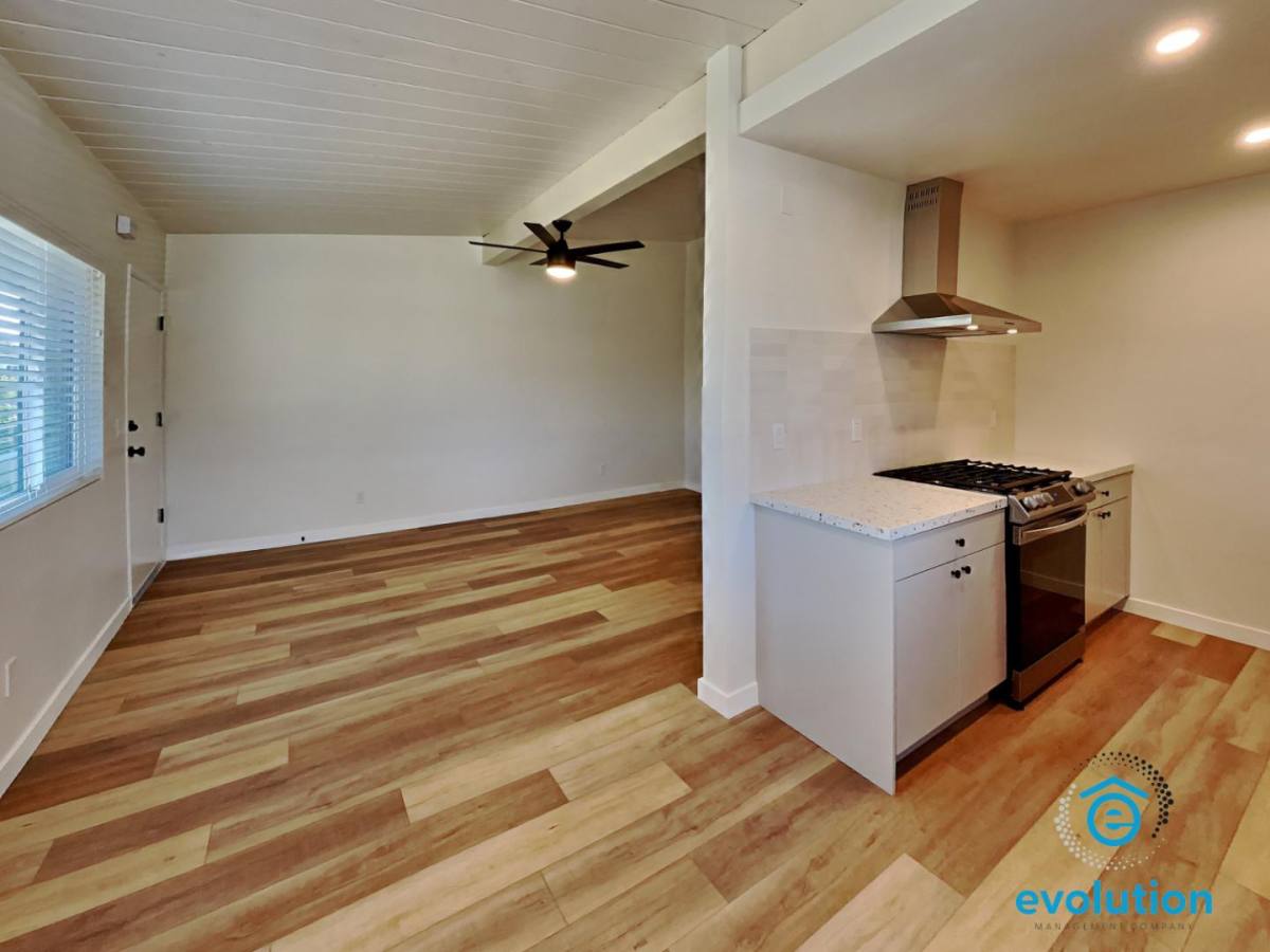 Apartment for rent at 4835 Saratoga Ave 6 Ap, San Diego, CA 92107