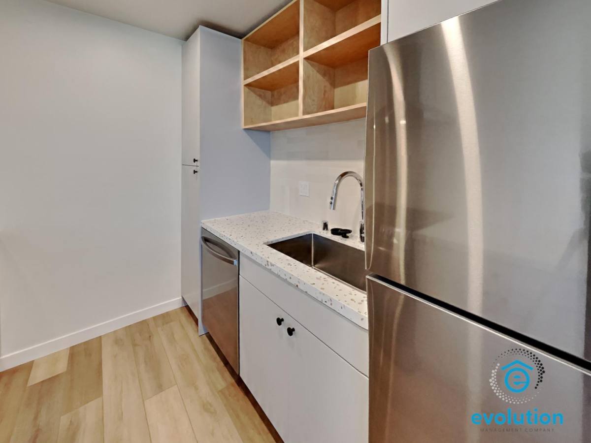 Apartment for rent at 4835 Saratoga Ave 6 Ap, San Diego, CA 92107