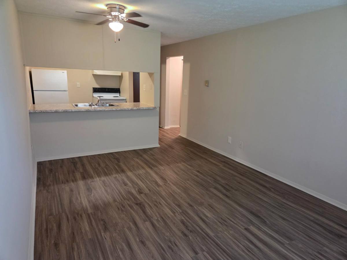 Apartment for rent at 895 Ohio Pike #11, Cincinnati, OH 45245