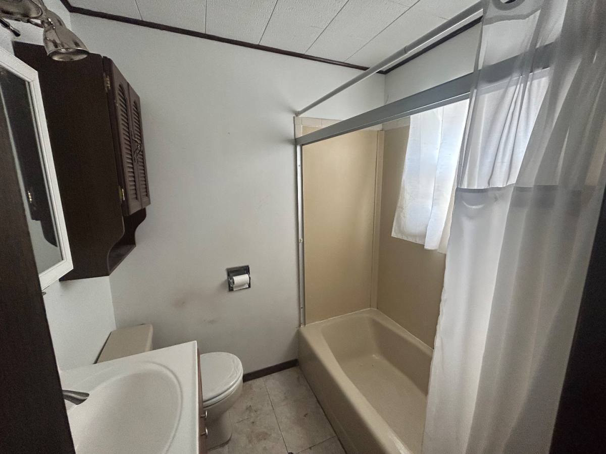 House for rent at 812 W 11th Ave, Hutchinson, KS 67501