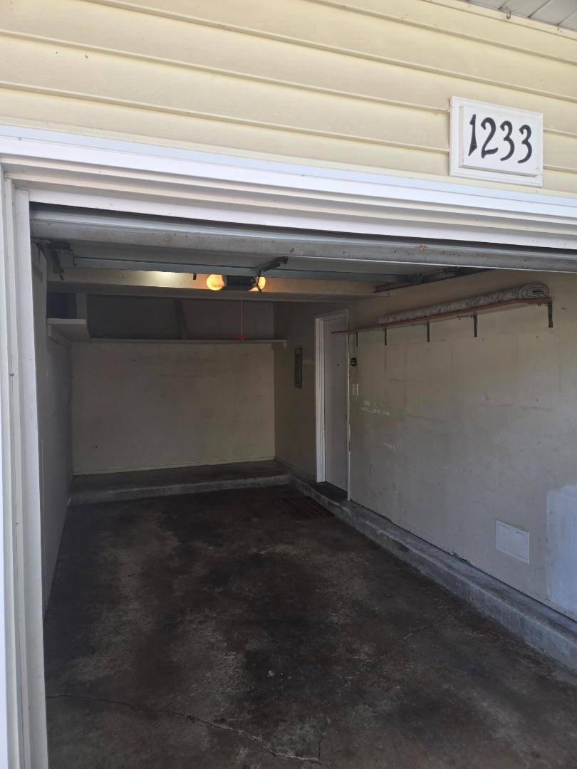 Townhouse for rent at 1233 Mae Court, Wheeling, IL 60090