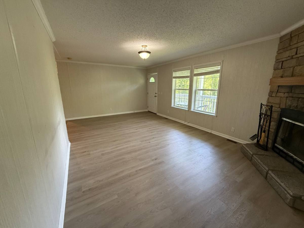 House for rent at 3944 Alley Valley Rd, Fort Blackmore, VA 24250