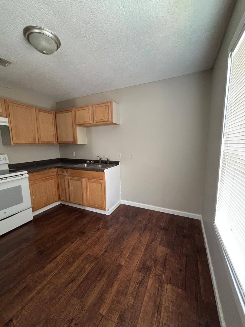 Apartment for rent at 1025 6th Ave N #10, Columbus, MS 39701