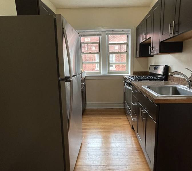 Apartment for rent at 5111 W Montrose Ave #3B, Chicago, IL 60641