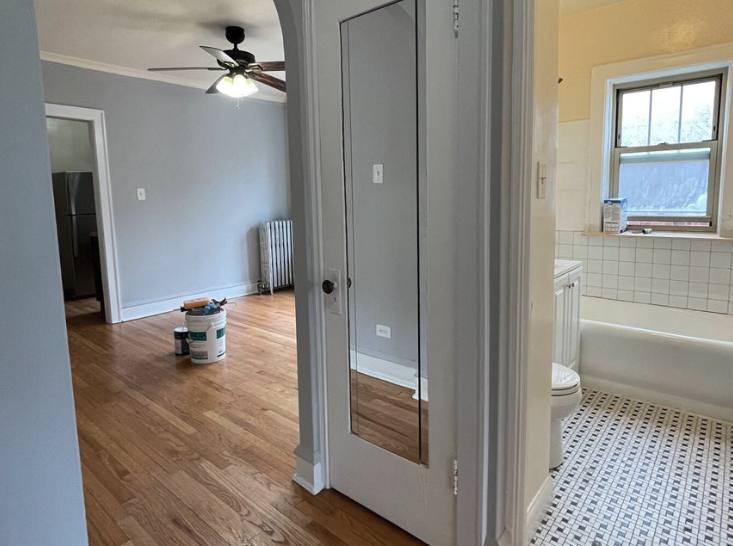 Apartment for rent at 5111 W Montrose Ave #3B, Chicago, IL 60641