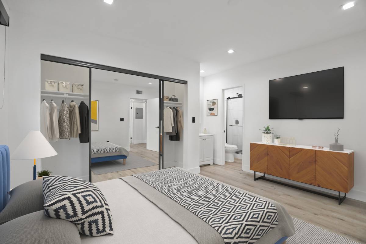 Apartment for rent at 955 N Oxford Ave, Los Angeles, CA 90029
