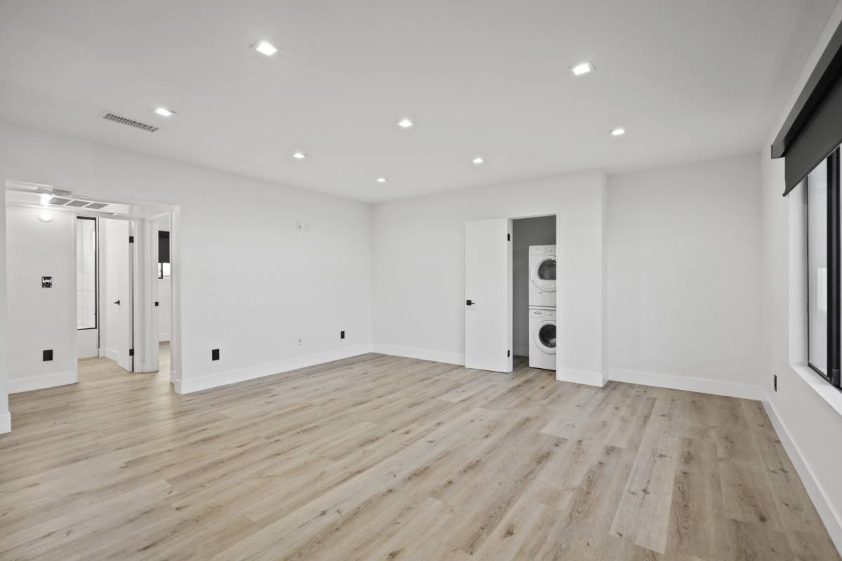 Apartment for rent at 955 N Oxford Ave, Los Angeles, CA 90029
