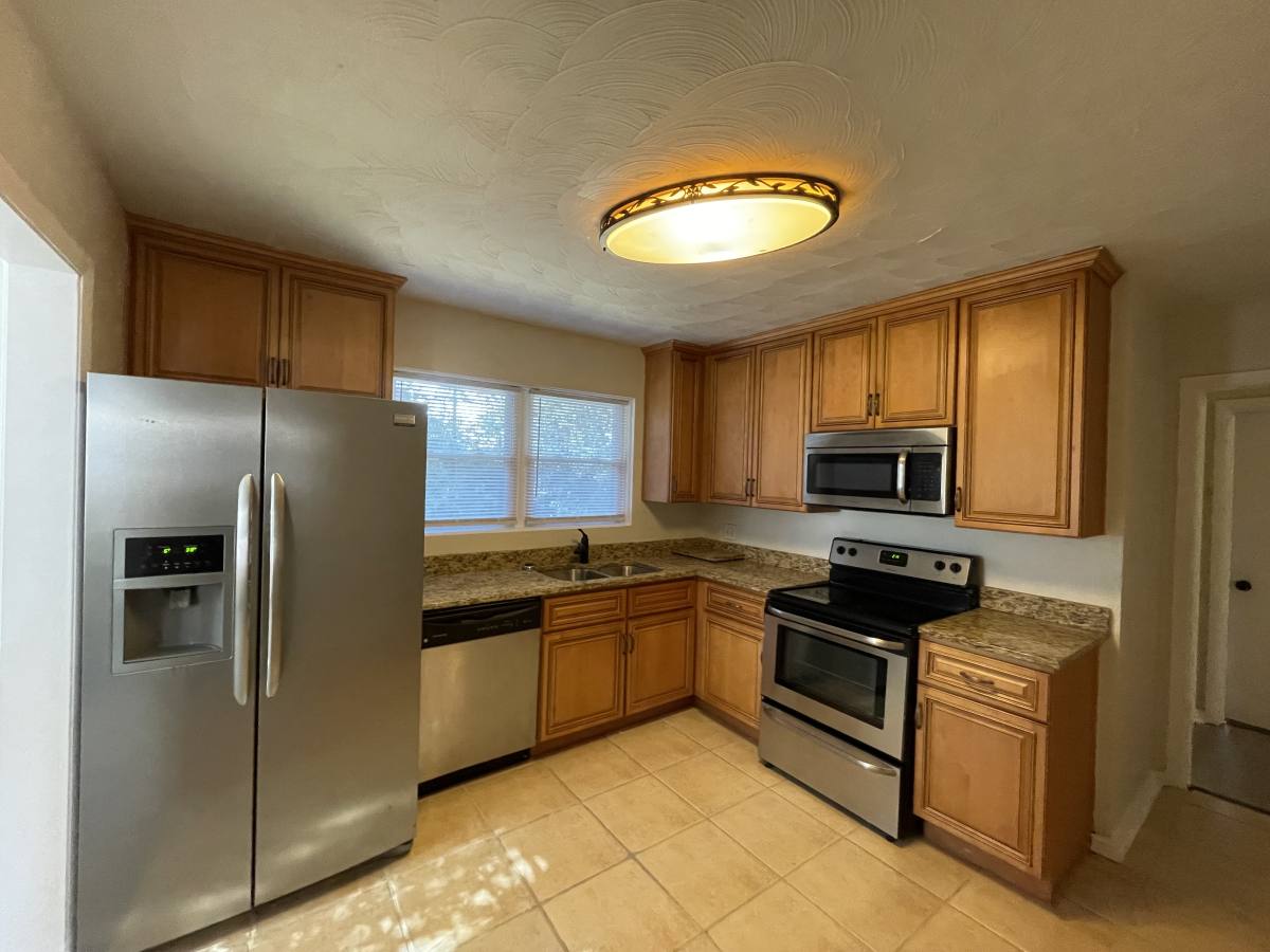 House for rent at 1211 Victoria Blvd, Hampton, VA 23661
