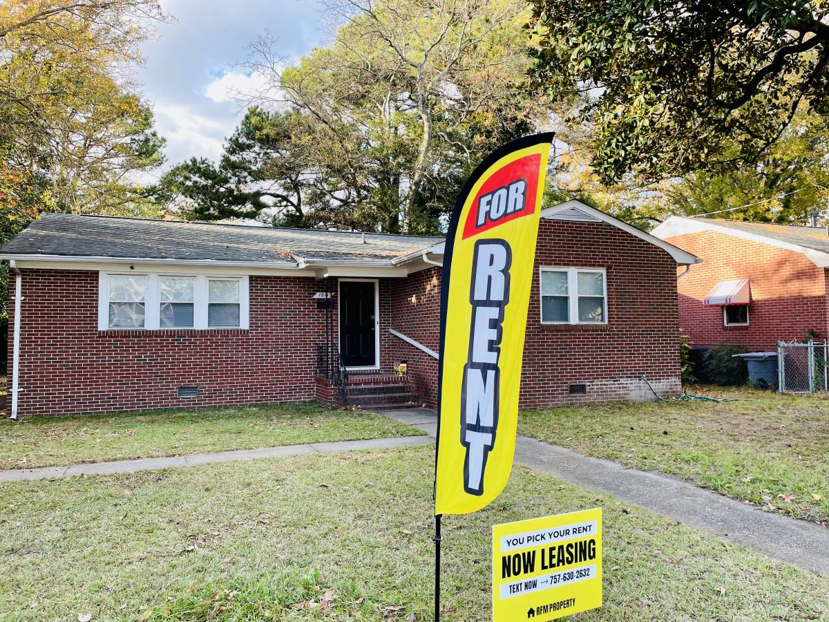 House for rent at 1211 Victoria Blvd, Hampton, VA 23661