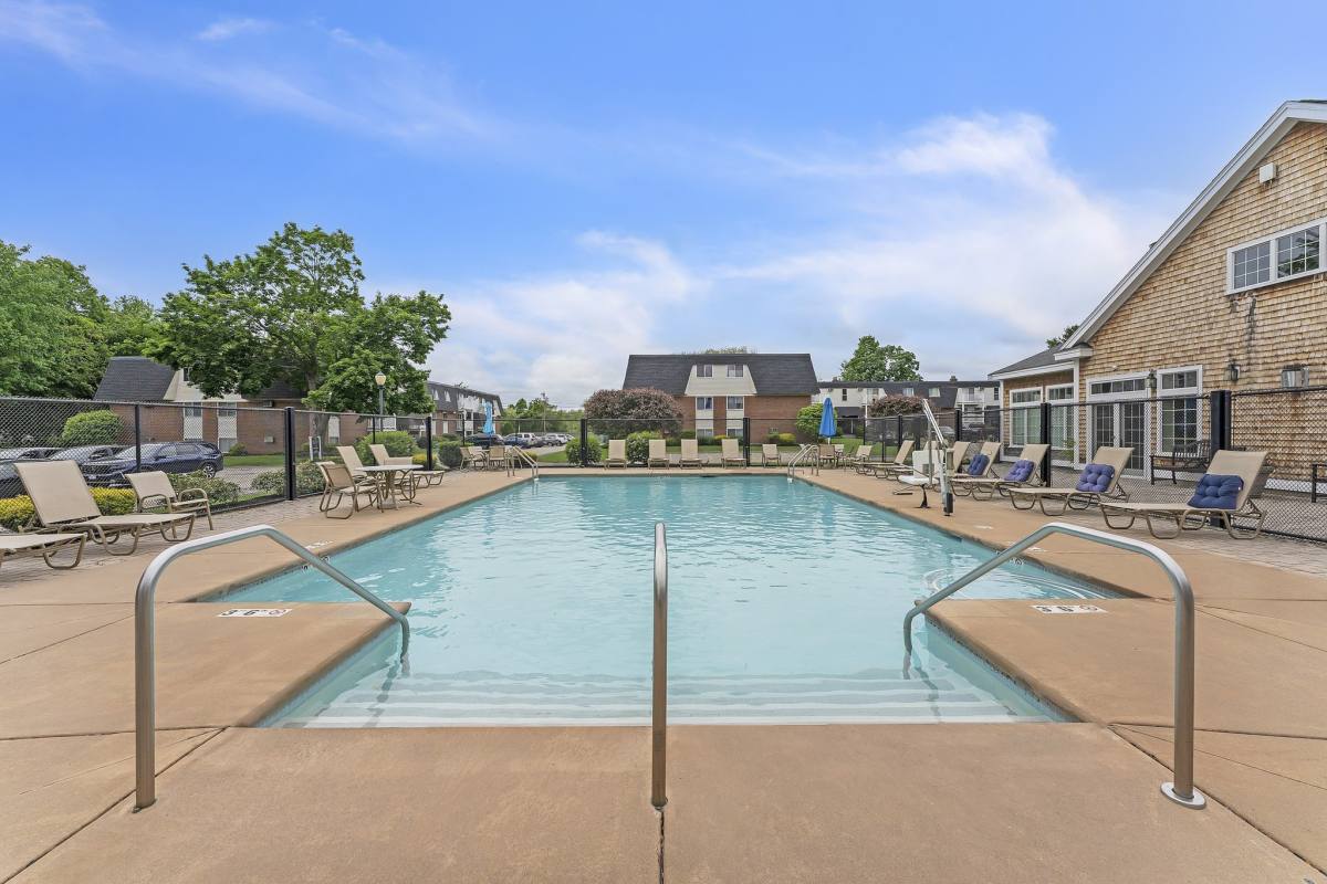 Apartment for rent at Park Village West, 135 E Main St, Westborough, MA 01581