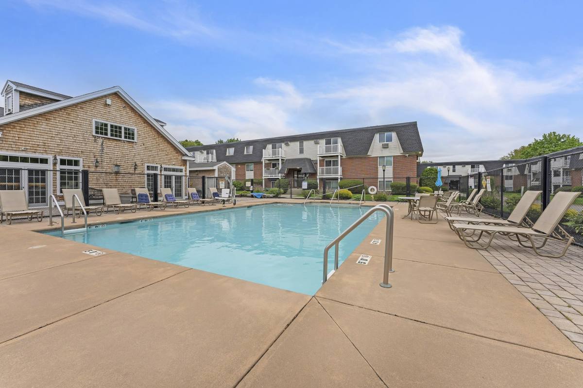 Apartment for rent at Park Village West, 135 E Main St, Westborough, MA 01581