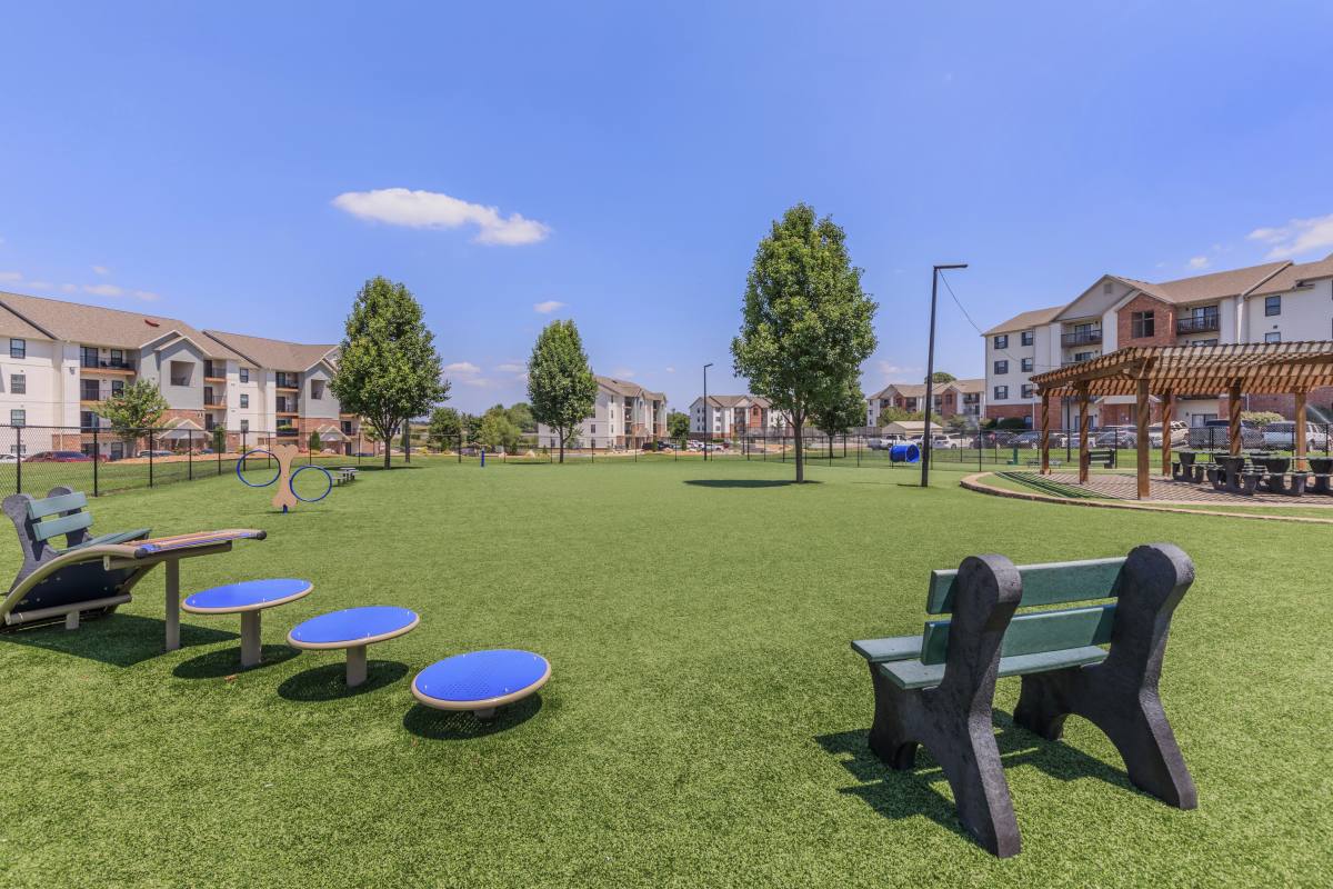 Apartment for rent at Orchard Park, 2601 N Cresthaven Ave, Springfield, MO 65803