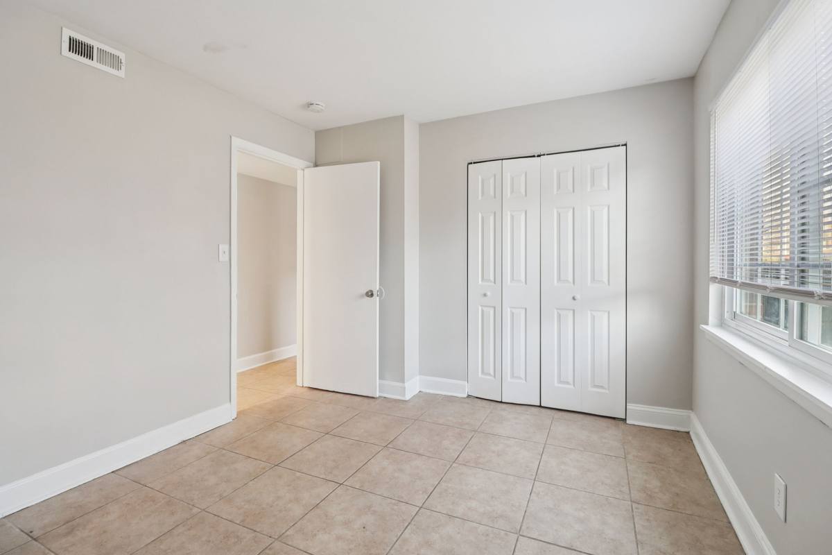 Apartment for rent at Eagle Trace, 1 Lakeside Rd, Greenville, SC 29611