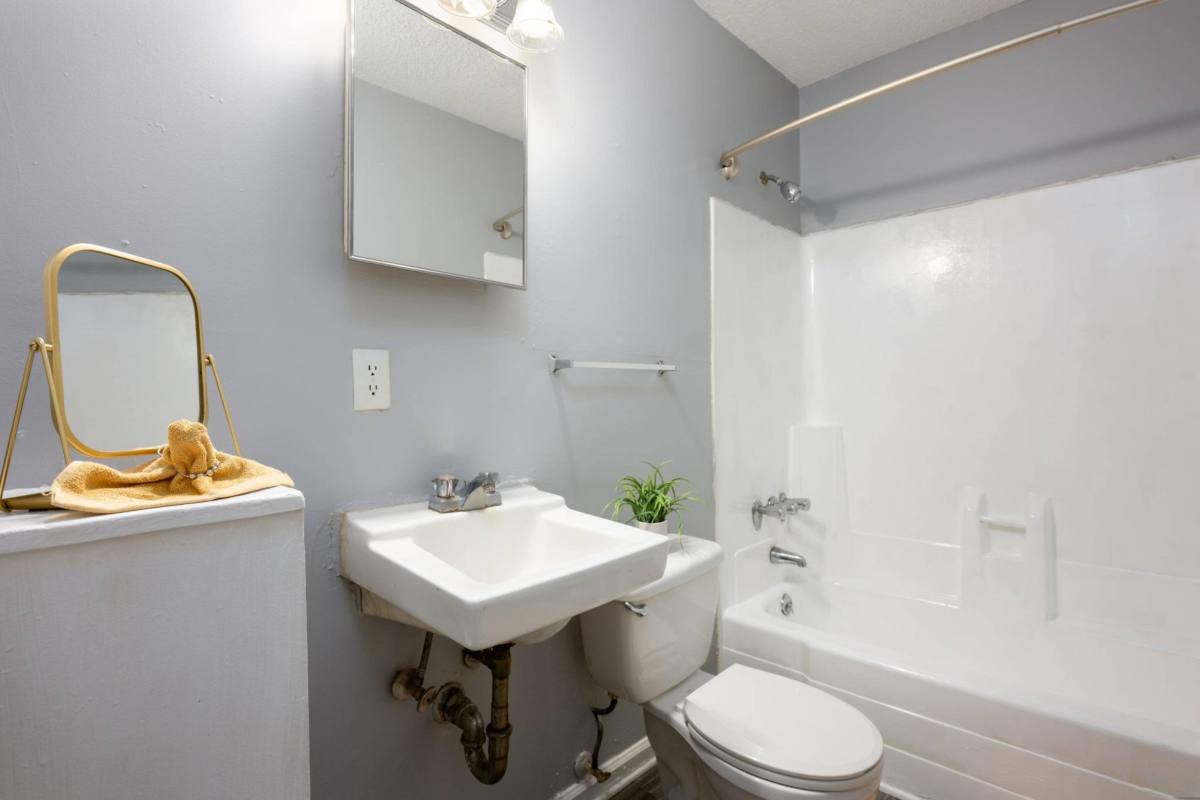 Townhouse for rent at Legacy Crossing Townhomes, 3900 Hahns Lane, Greensboro, NC 27401