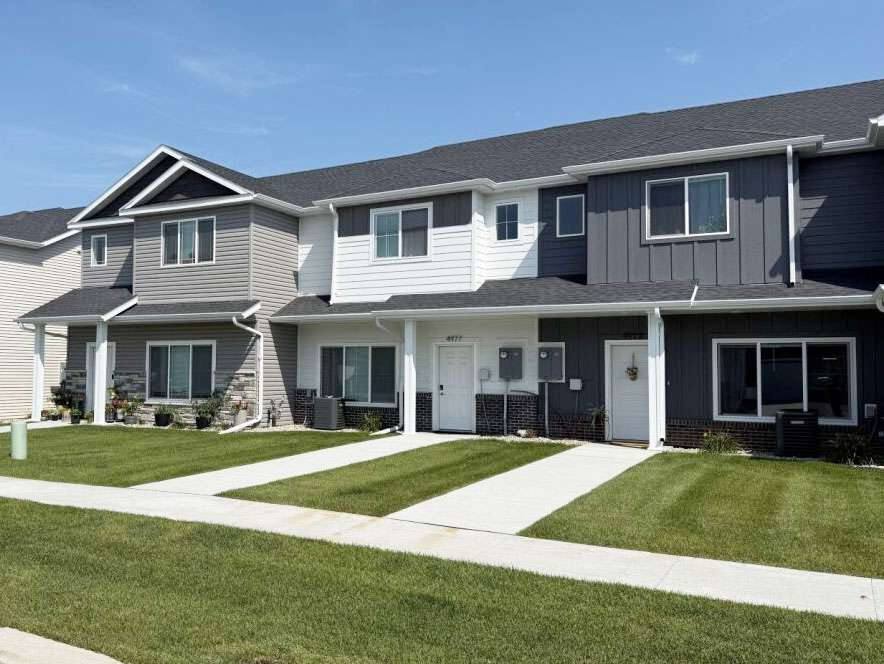 Townhouse for rent at Valley View Townhomes, 4950-4997 36th Ave S, Fargo, ND 58104