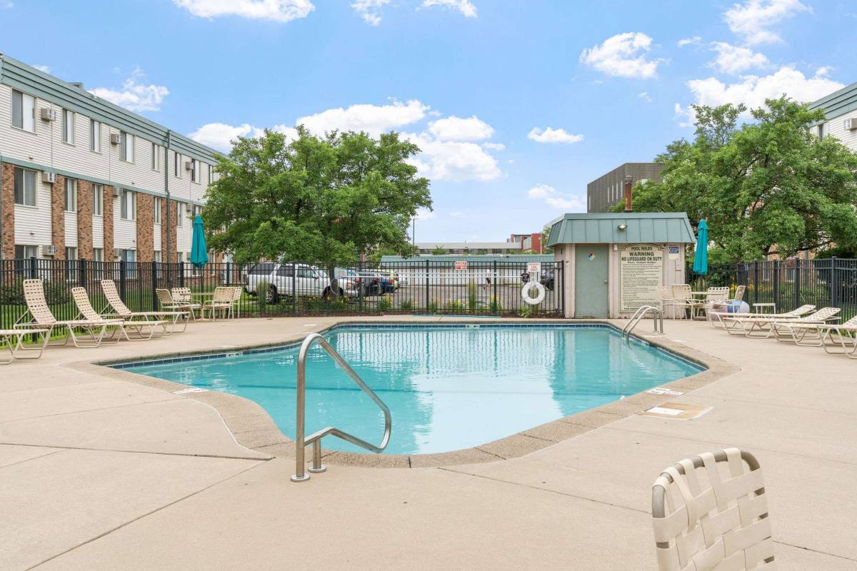 Apartment for rent at Como Park, 1425 Jessamine Ave W, Saint Paul, MN 55108
