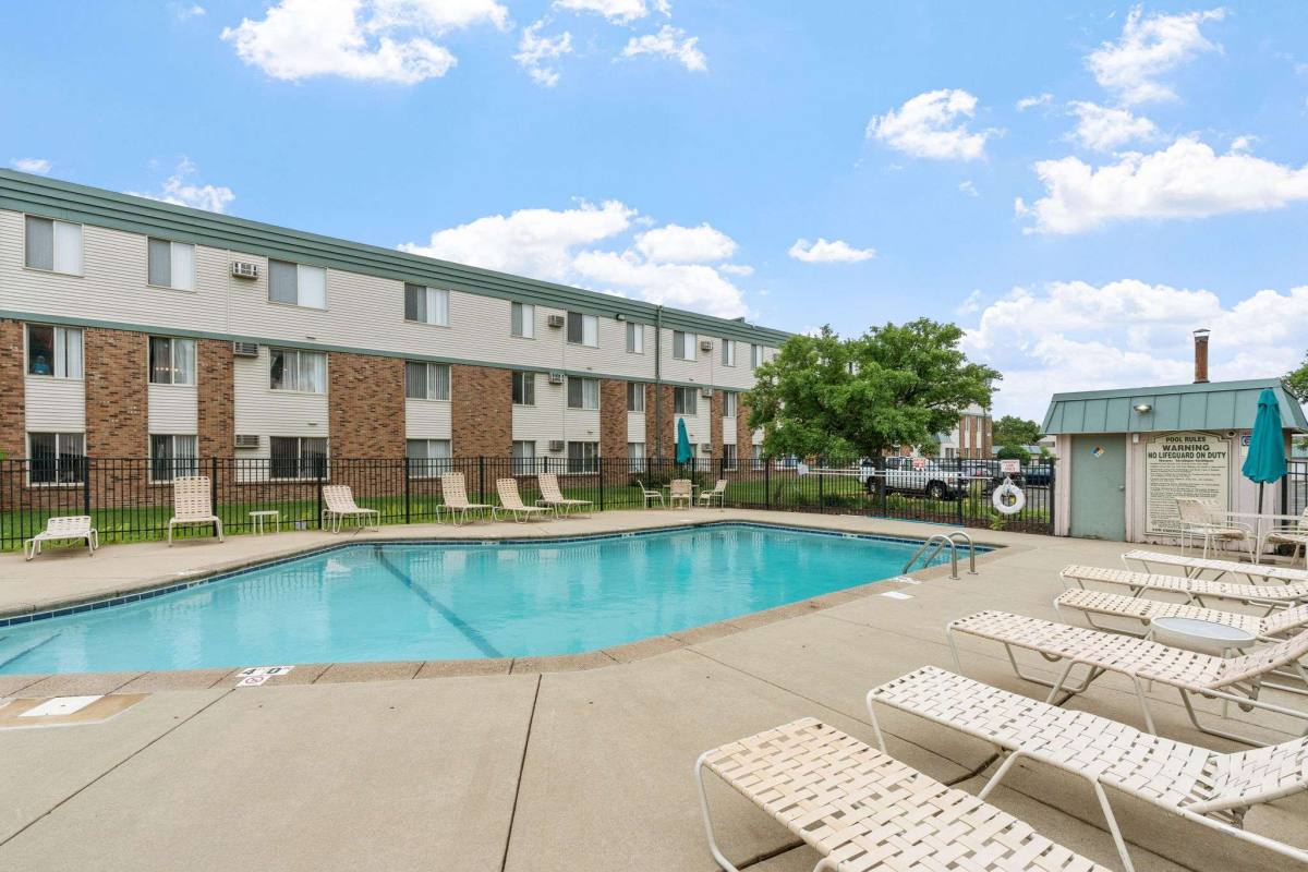 Apartment for rent at Como Park, 1425 Jessamine Ave W, Saint Paul, MN 55108