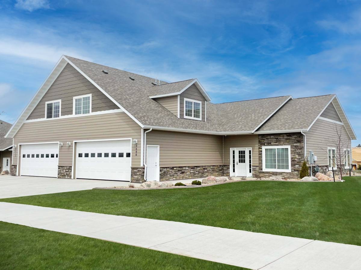 Apartment for rent at Coulee Ridge Twin Homes, 3111 43rd Ave NE, Bismarck, ND 58503