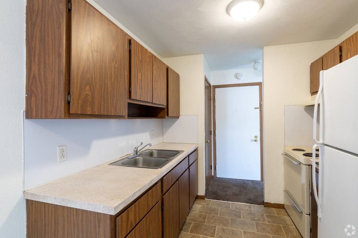 Apartment for rent at Parkside, 1339 Brookview Dr #123, Toledo, OH 43615
