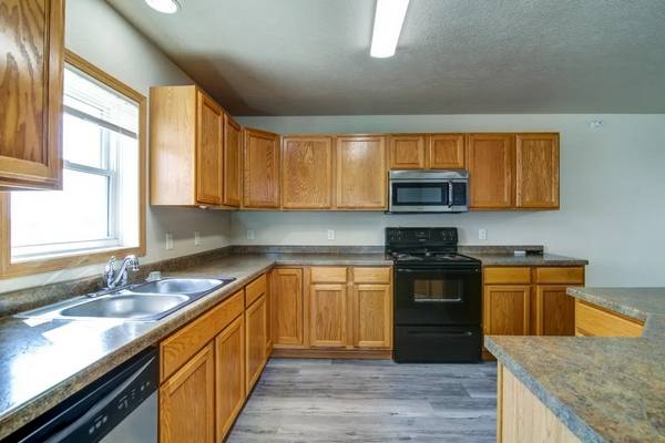 Apartment for rent at Meadow Ridge, 140 41st Ave SE, Minot, ND 58701