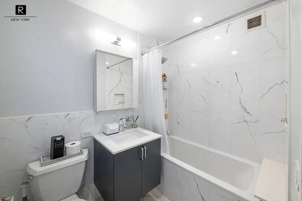 Apartment for rent at 20 W St #39A, New York, NY 10004