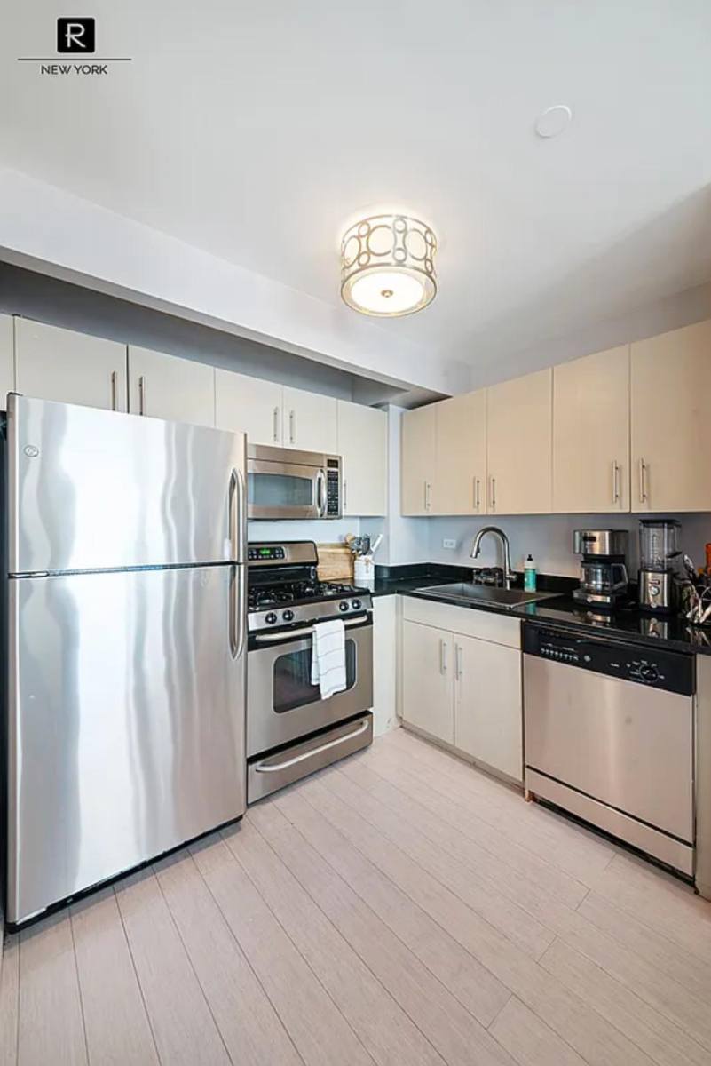 Apartment for rent at 20 W St #39A, New York, NY 10004