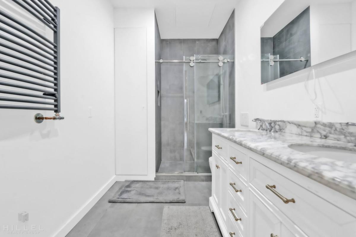 Townhouse for rent at 729 Chauncey St #1F, Brooklyn, NY 11207