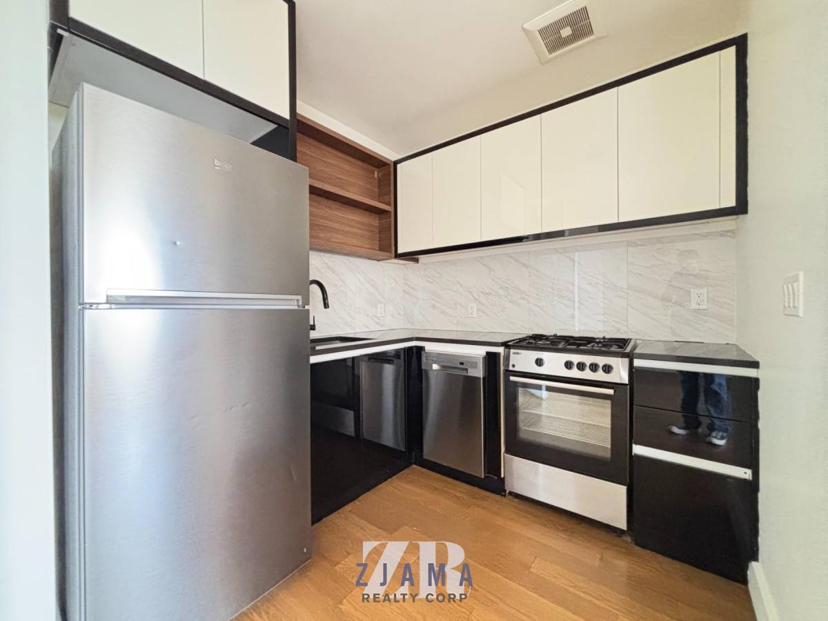 Apartment for rent at 581 Ocean Parkway, Brooklyn, NY 11218