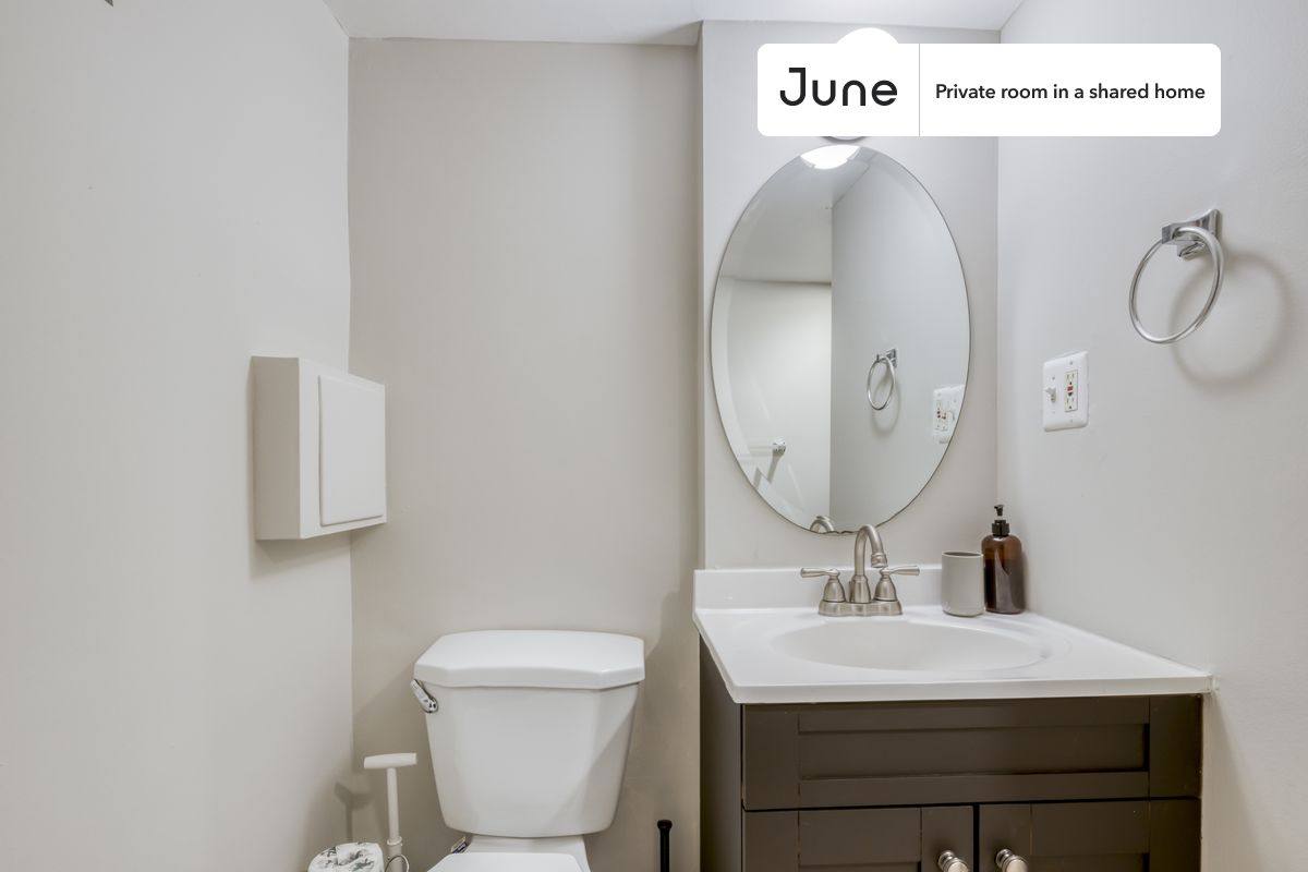 Apartment for rent at 1331 I St NE, Washington, DC 20002