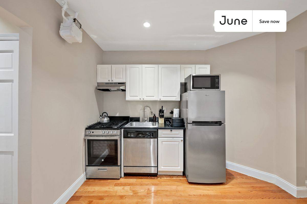 Apartment for rent at 23 E 109th St #1, New York, NY 10029