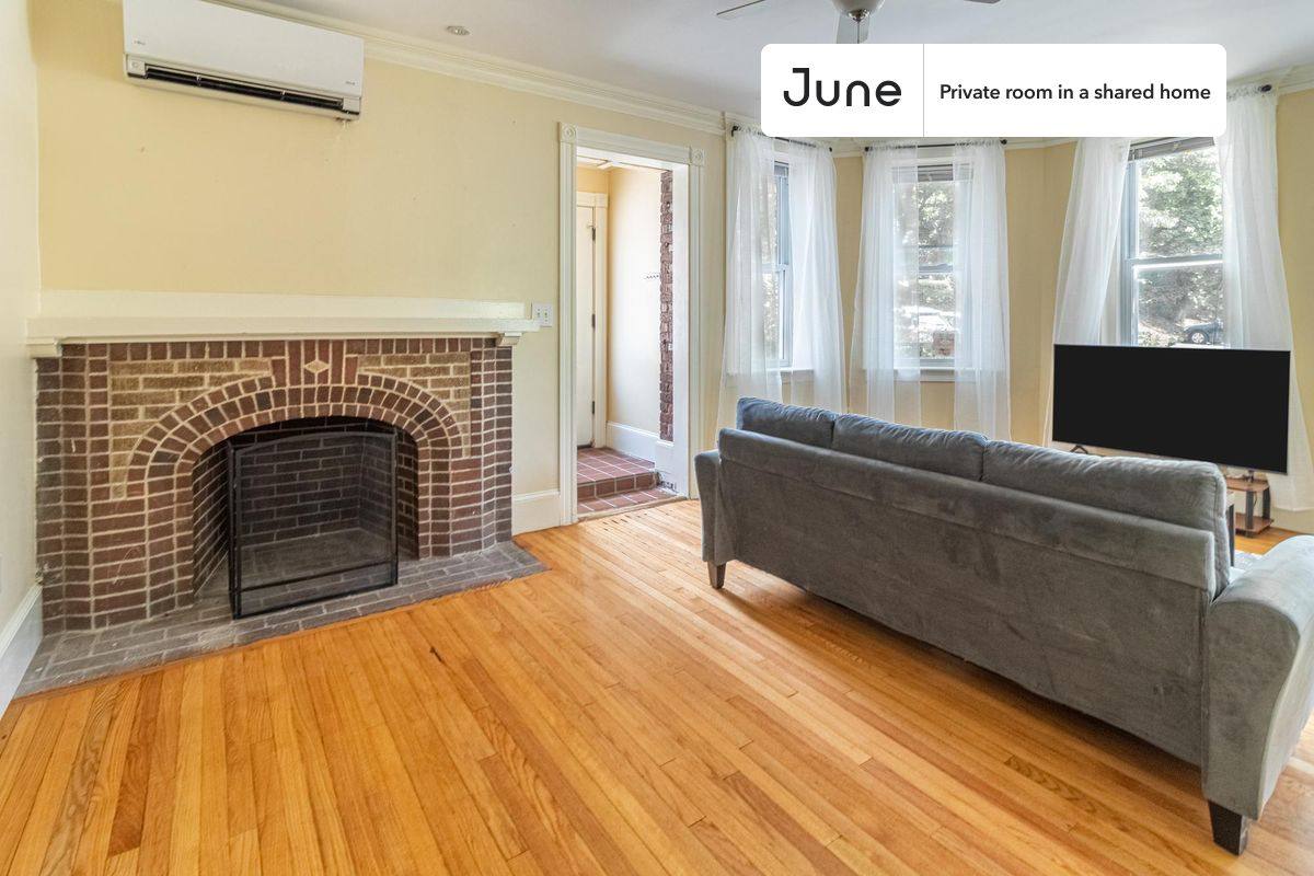 Apartment for rent at 129 Chiswick Rd, Brighton, MA 02135