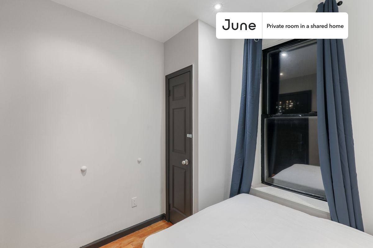 Apartment for rent at 211 W 109th St, New York, NY 10025