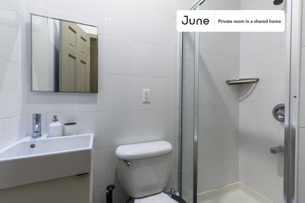 Apartment for rent at 401 E 57th St #D, New York, NY 10022