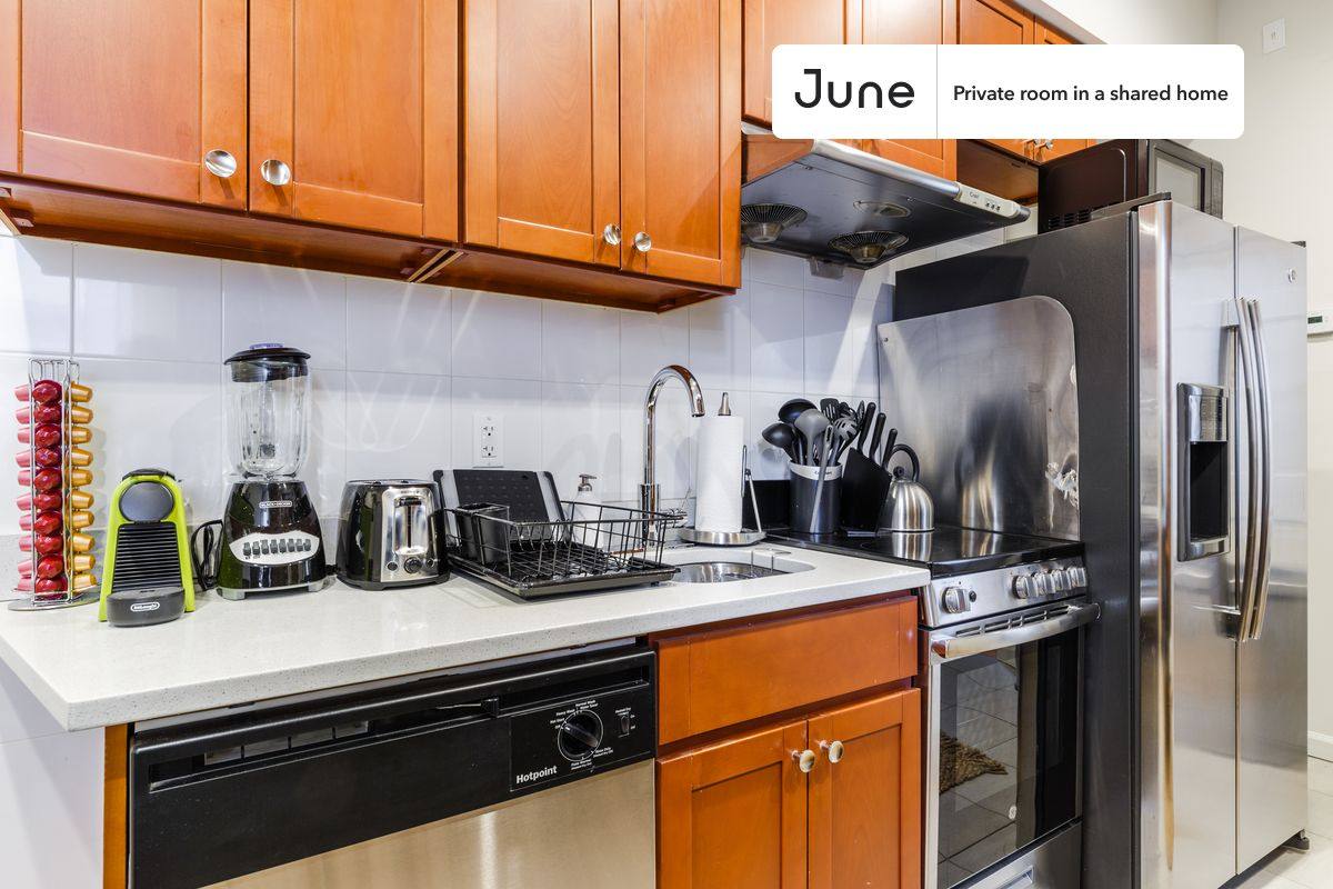 Apartment for rent at 401 E 57th St #D, New York, NY 10022