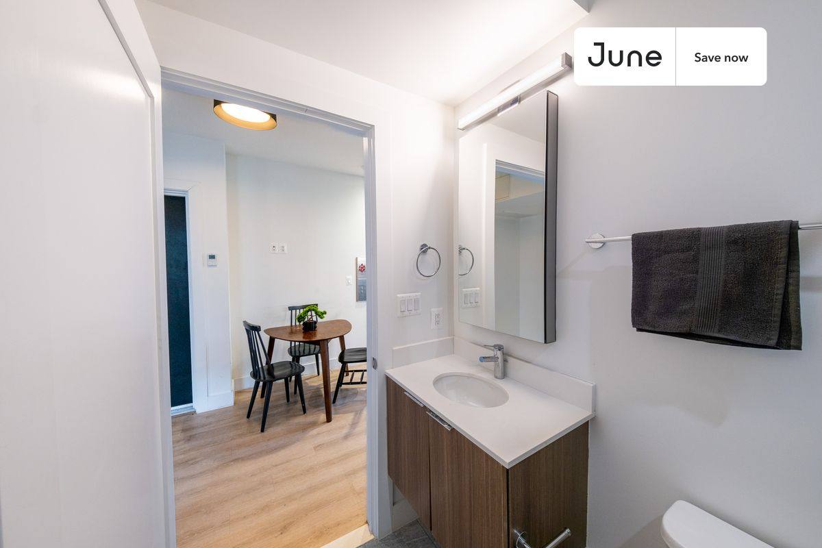 Apartment for rent at 2147 P St NW #1, Washington, DC 20037