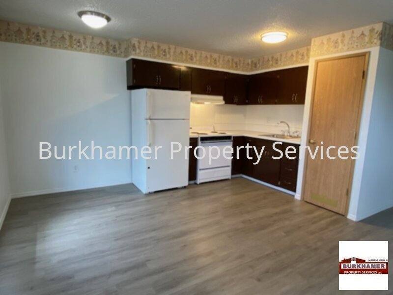Townhouse for rent at 408 N 14th St #3, Elma, WA 98541