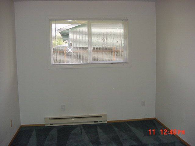 Townhouse for rent at 408 N 14th St #3, Elma, WA 98541