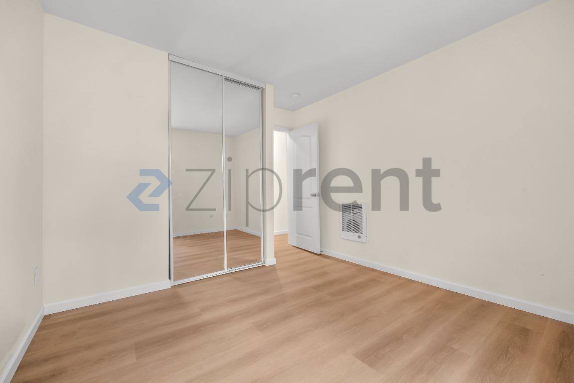 Condo for rent at 3454 Castle Glen Dr #226, San Diego, CA 92123