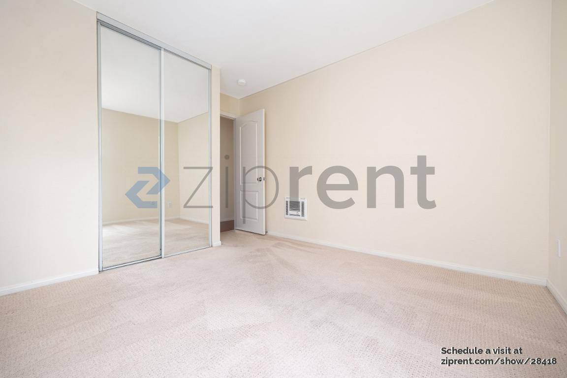 Condo for rent at 3454 Castle Glen Dr #226, San Diego, CA 92123