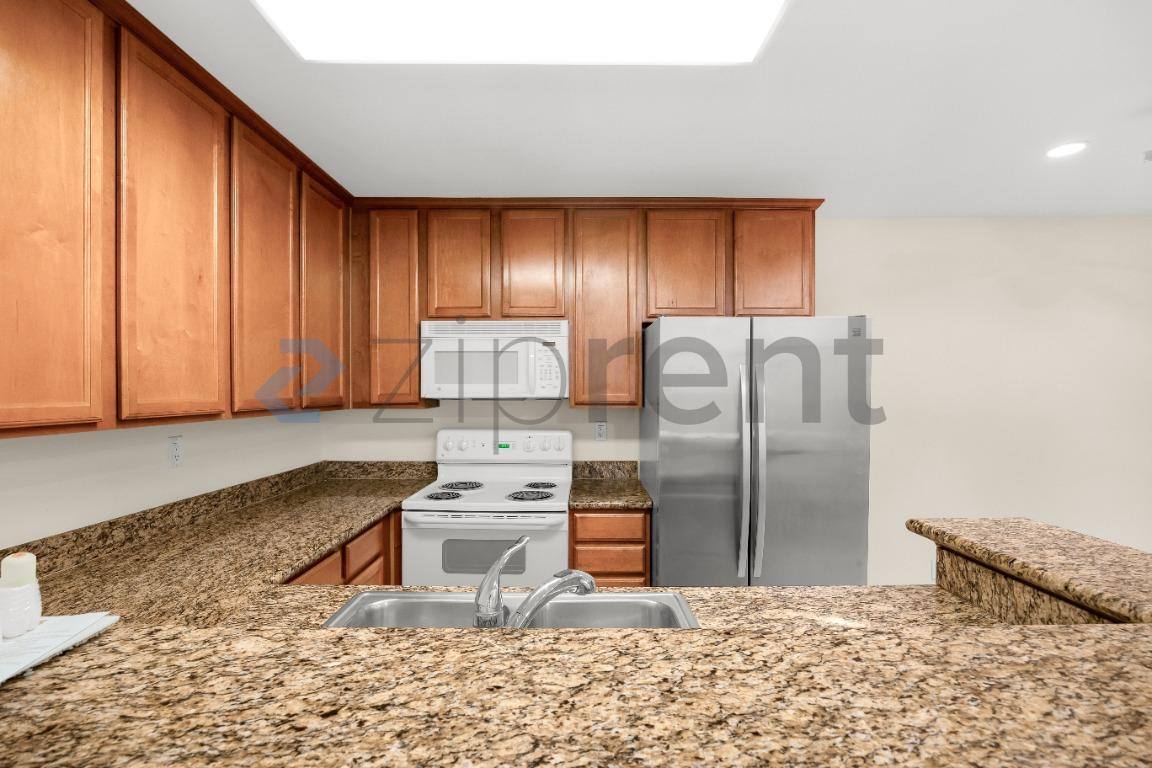 Condo for rent at 3454 Castle Glen Dr #226, San Diego, CA 92123