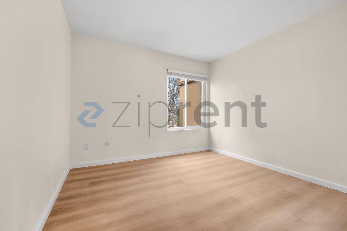 Condo for rent at 3454 Castle Glen Dr #226, San Diego, CA 92123