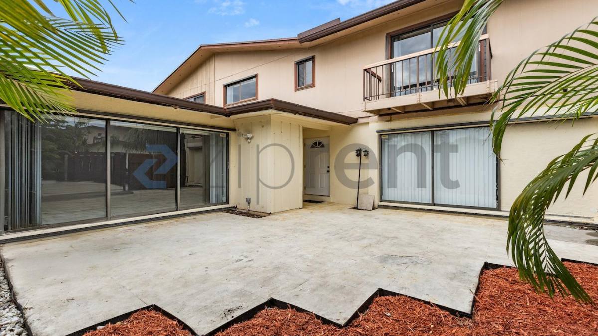 Townhouse for rent at 4240 Landar Dr, Lake Worth, FL 33463