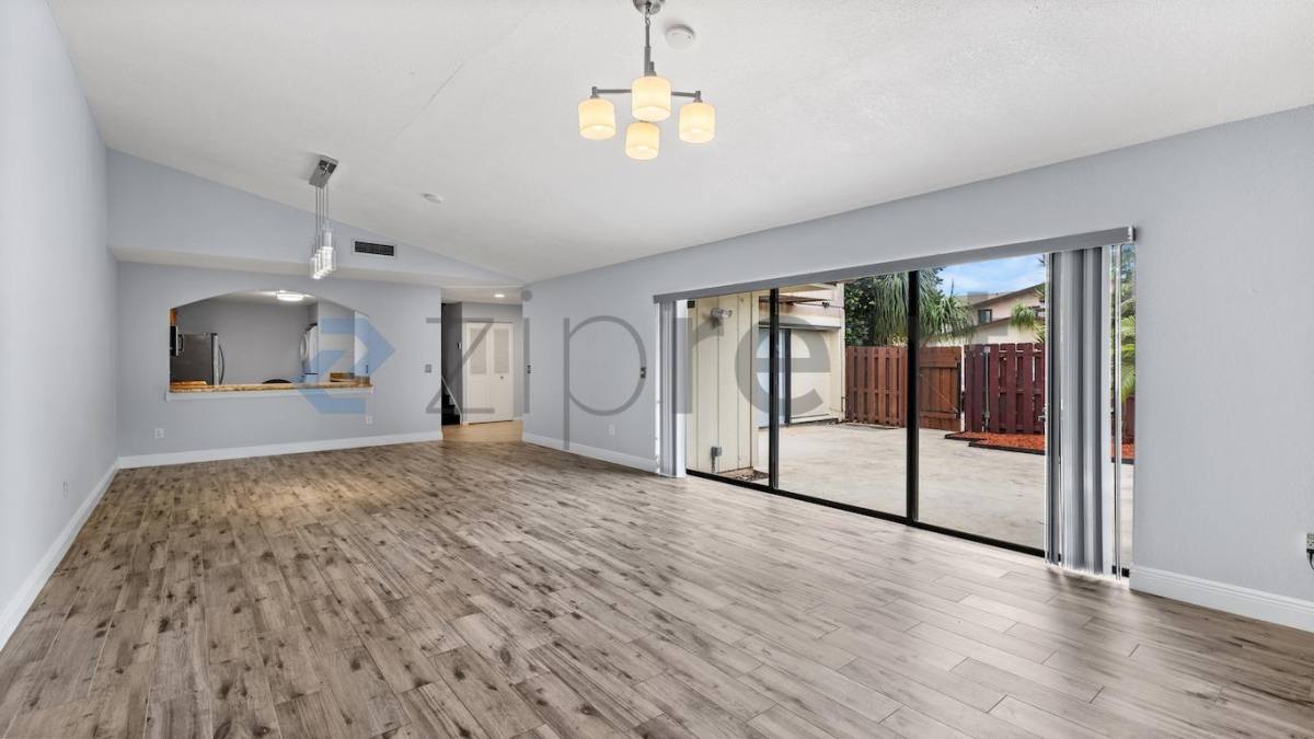 Townhouse for rent at 4240 Landar Dr, Lake Worth, FL 33463