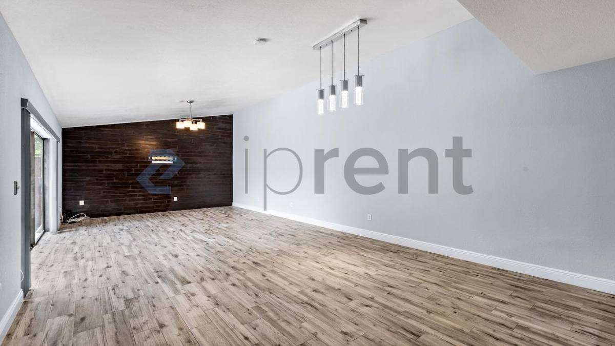 Townhouse for rent at 4240 Landar Dr, Lake Worth, FL 33463