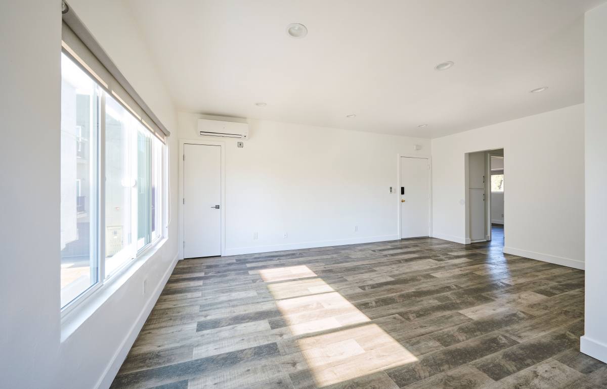 Apartment for rent at 1333 W 36th Place, Los Angeles, CA 90007