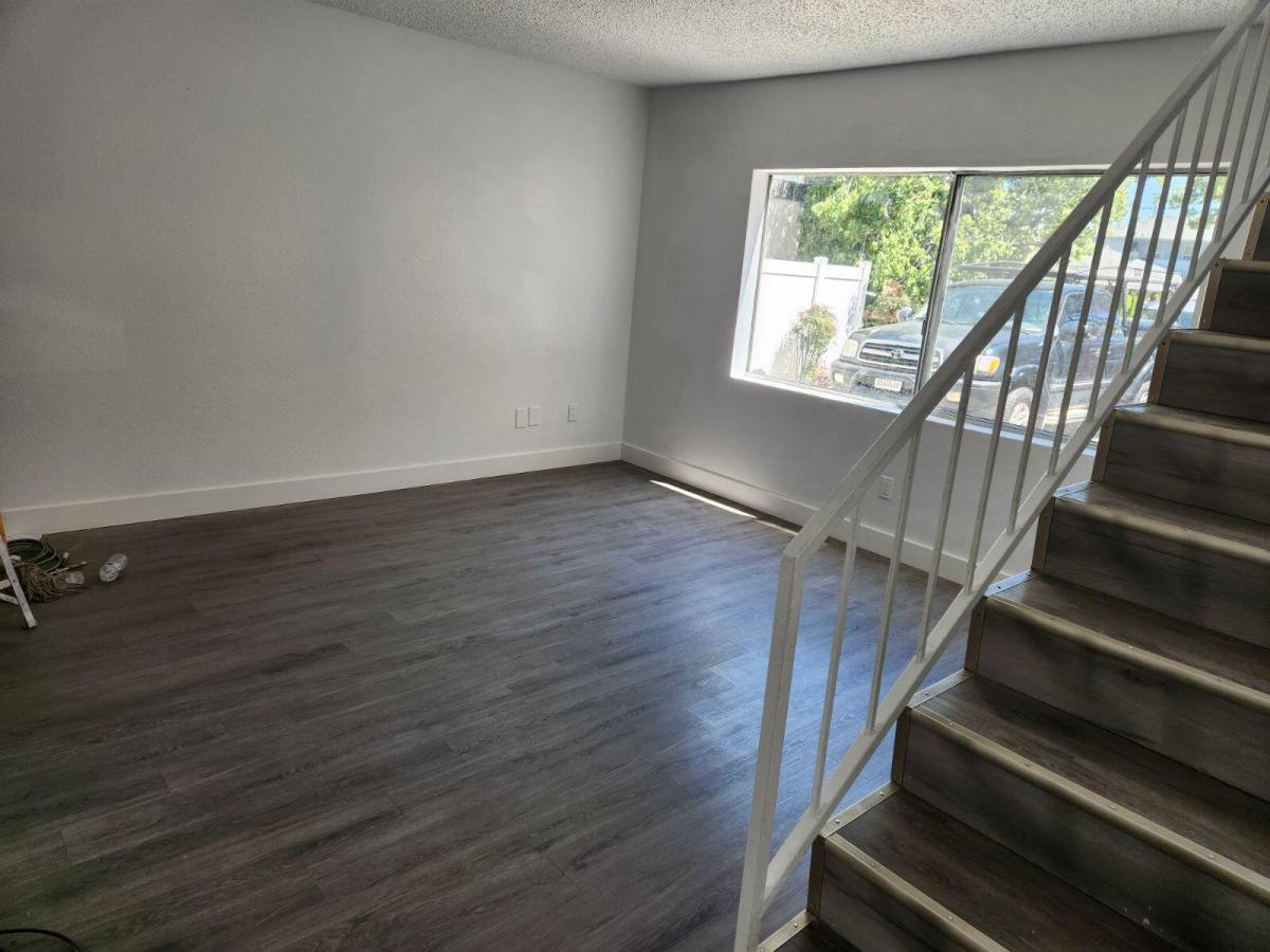 Apartment for rent at 1119 W Broadway St, Anaheim, CA 92805